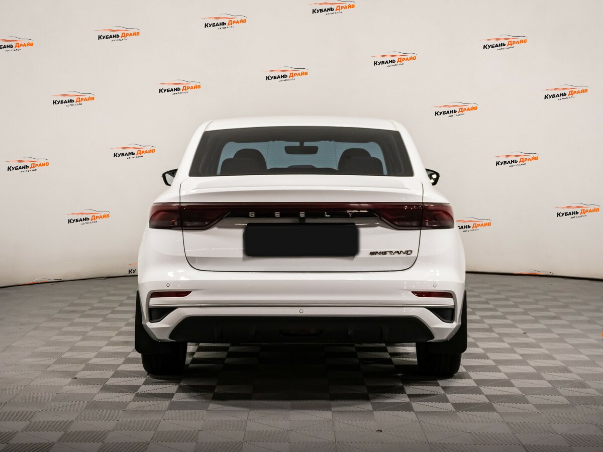 Geely Emgrand 2023 года с пробегом. Фото: #4
