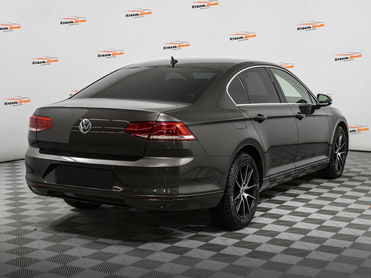Volkswagen Passat 2017 года с пробегом. Фото: #3