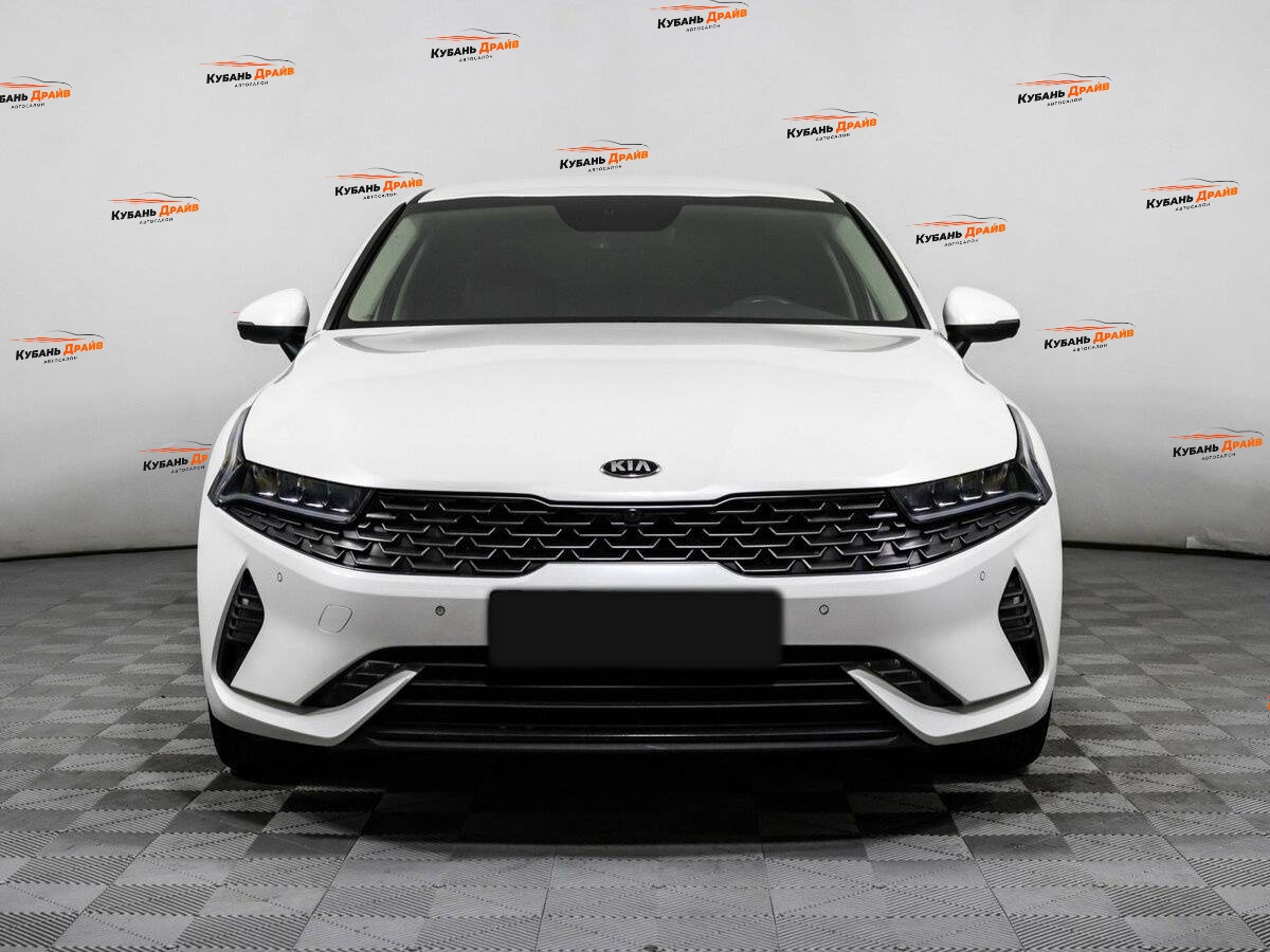 Kia K5 2021 года с пробегом. Фото: #1