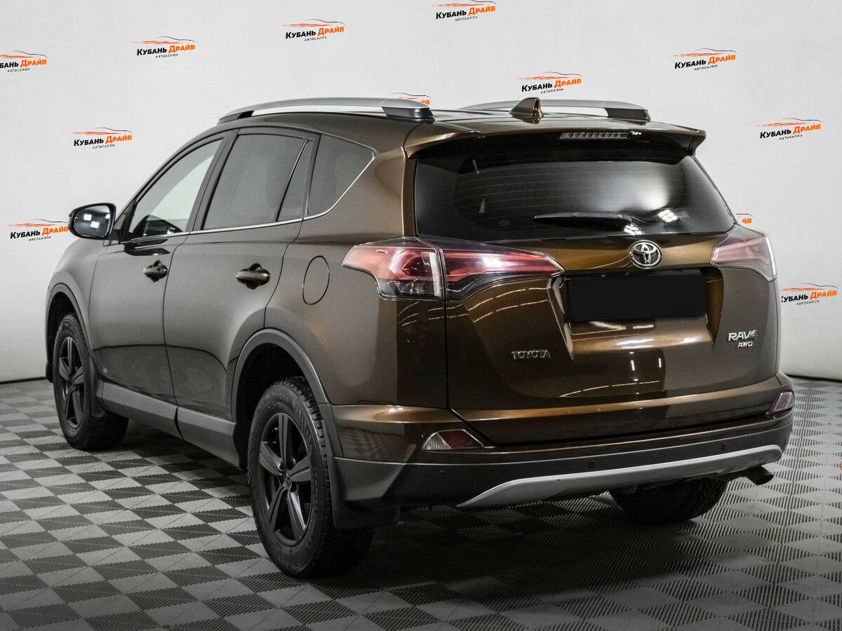 Toyota RAV4 2017 года с пробегом. Фото: #5