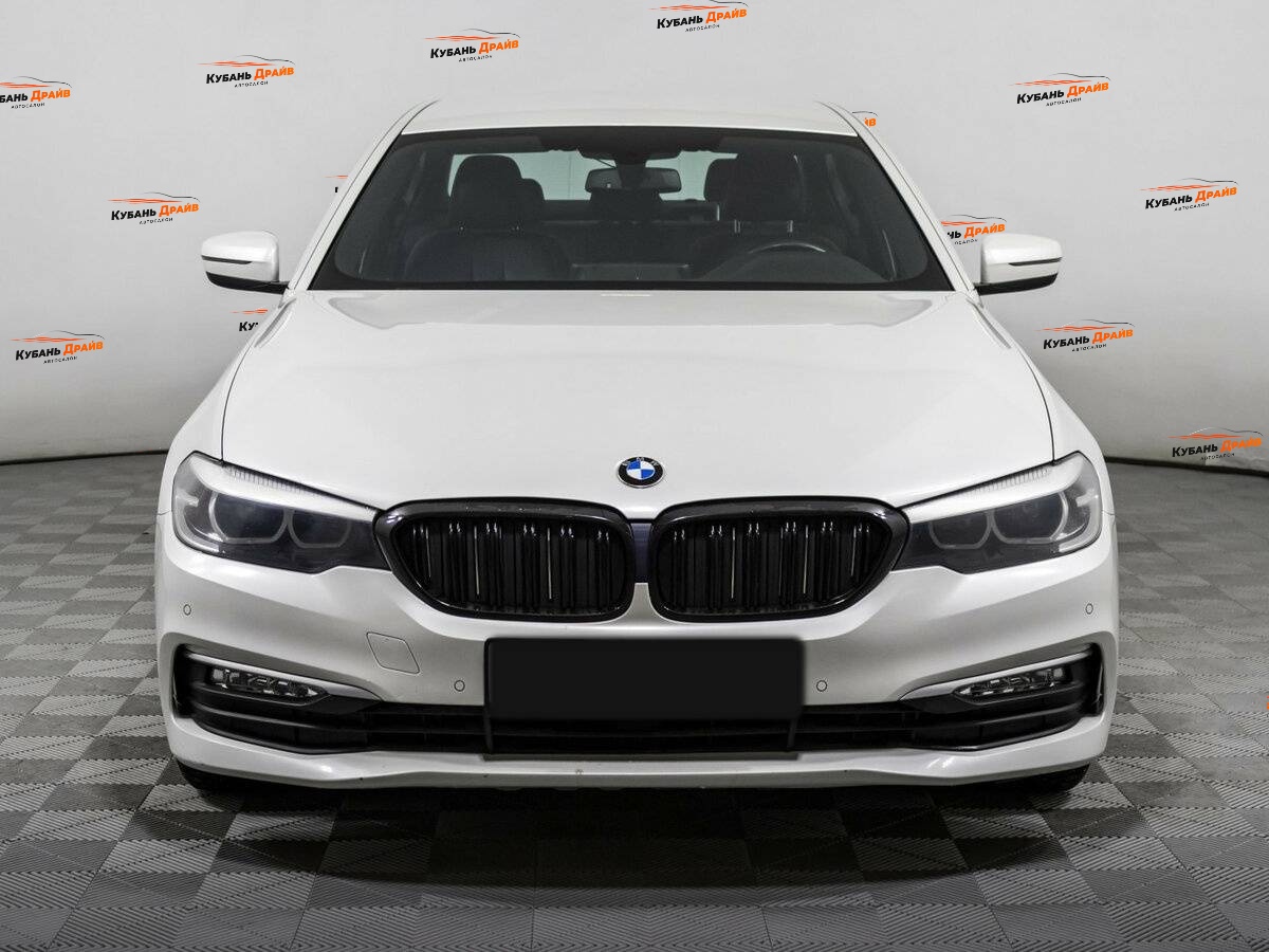 BMW 5 серии 2017 года с пробегом. Фото: #1