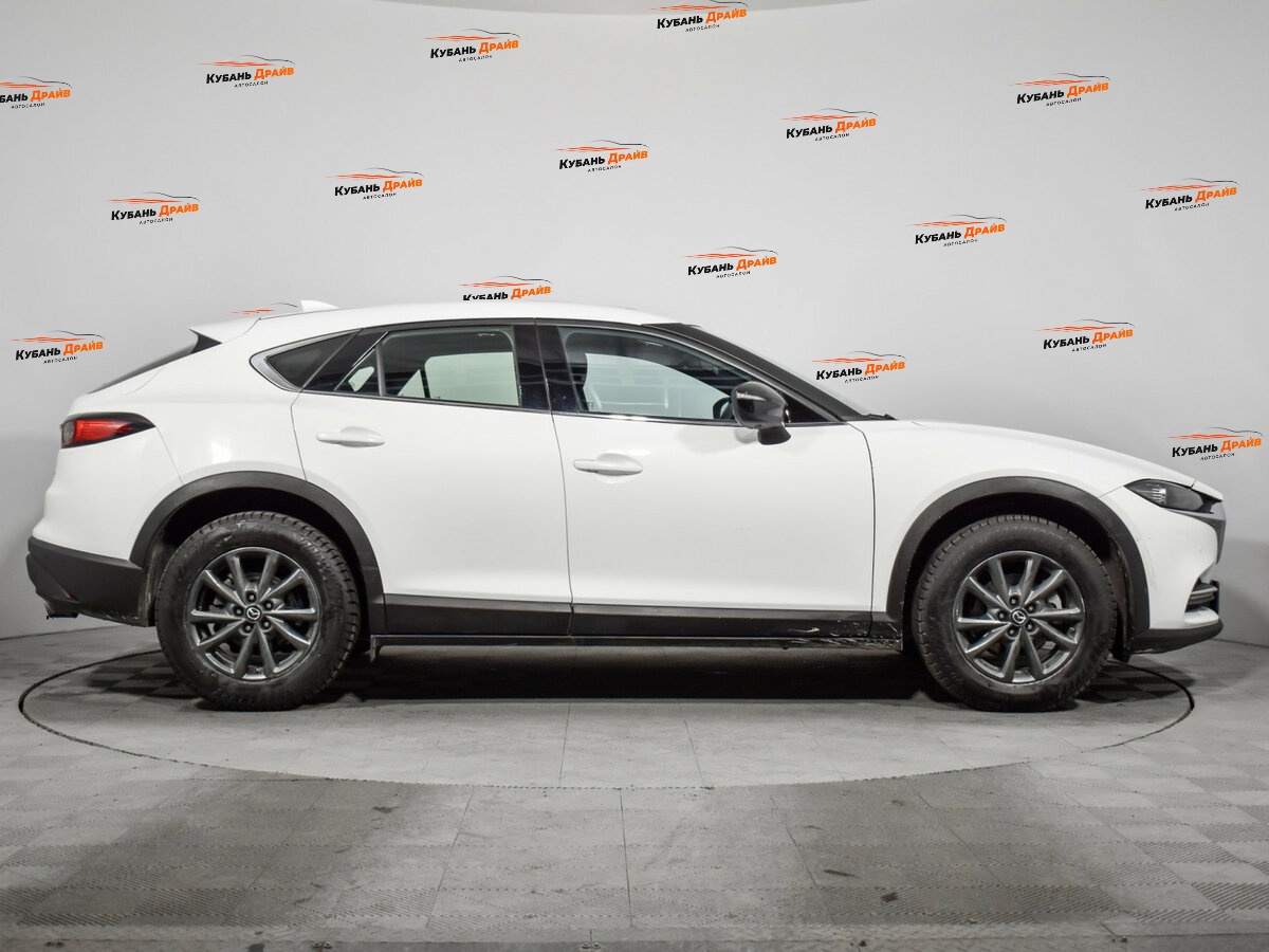 Mazda CX-4 2022 года с пробегом. Фото: #3