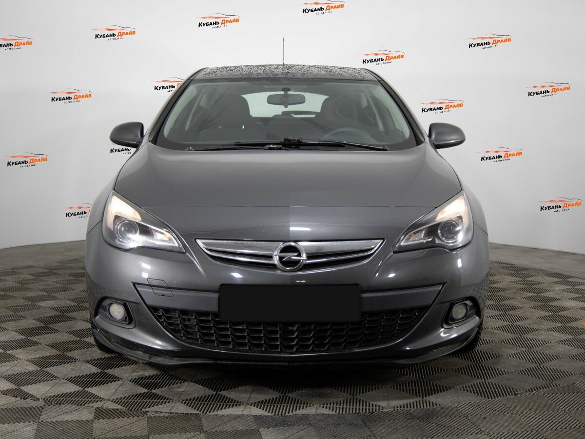Opel Astra 2012 года с пробегом. Фото: #1