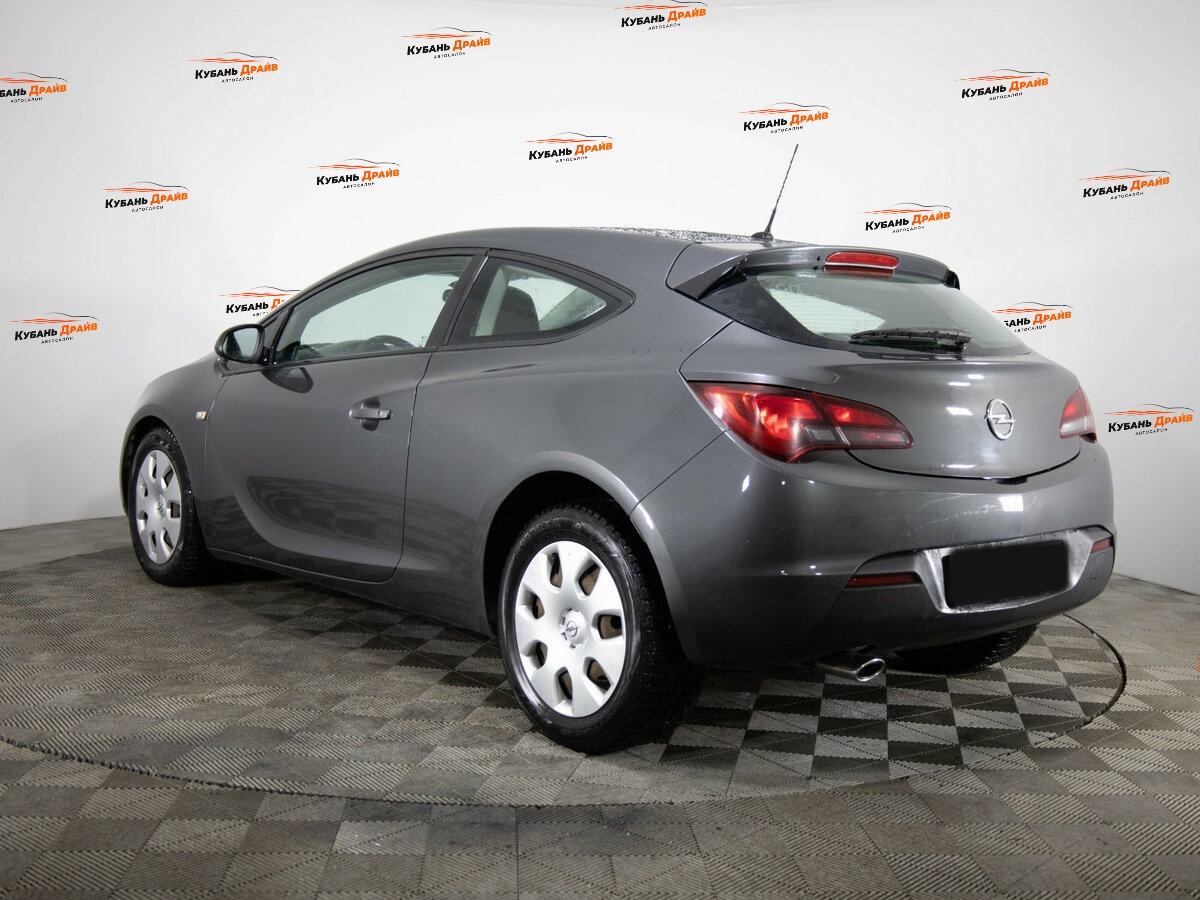 Opel Astra 2012 года с пробегом. Фото: #5