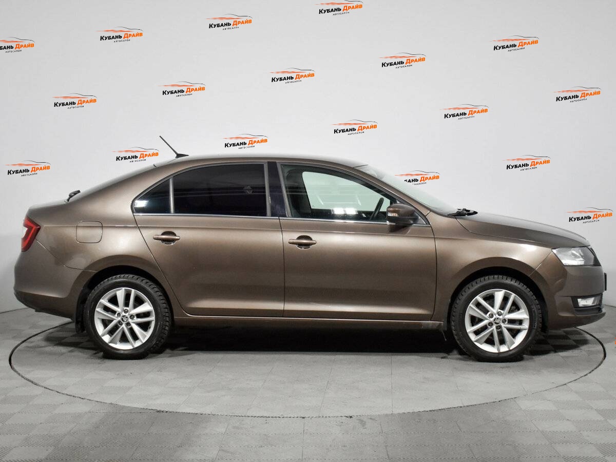 Skoda Rapid 2018 года с пробегом. Фото: #3