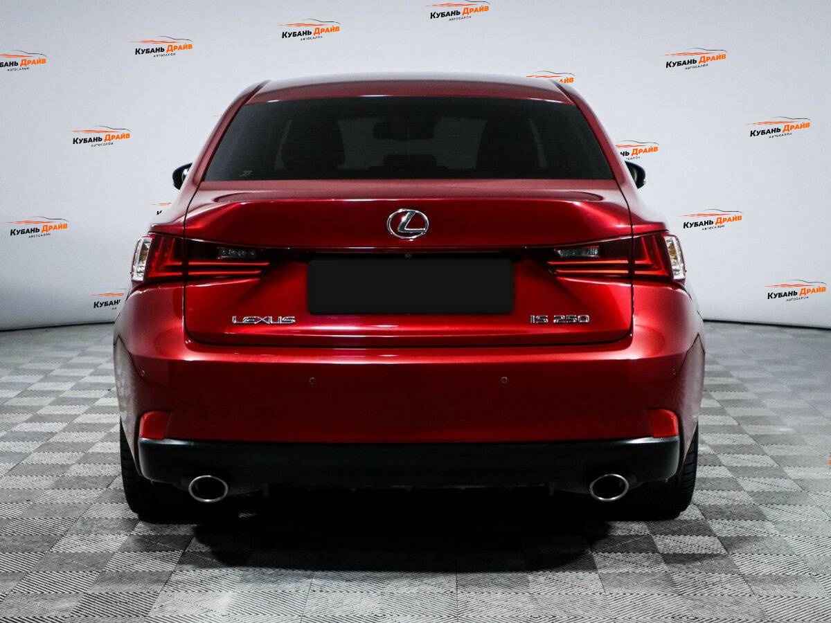 Lexus IS 2013 года с пробегом. Фото: #4