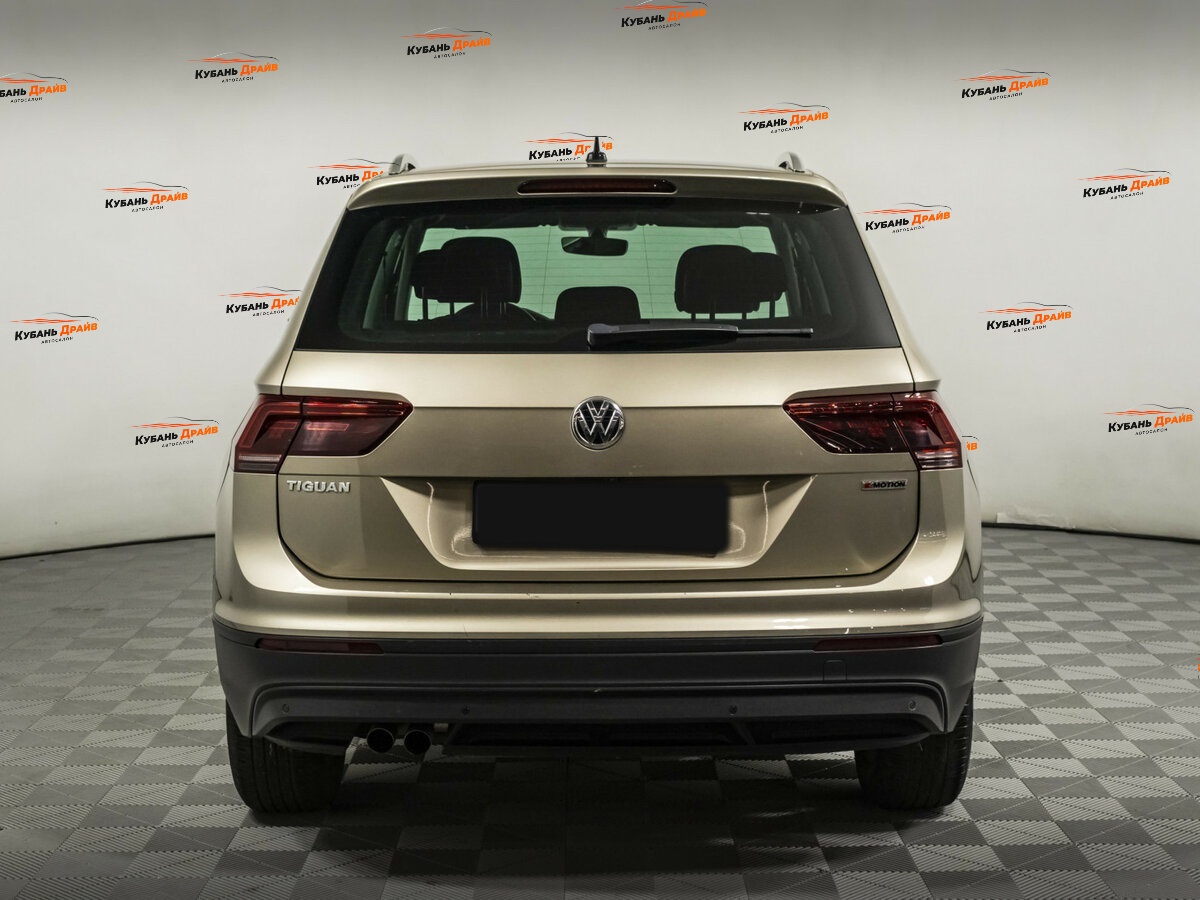 Volkswagen Tiguan 2018 года с пробегом. Фото: #4