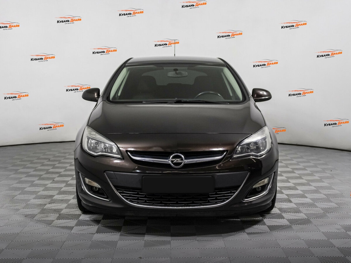 Opel Astra 2013 года с пробегом. Фото: #1