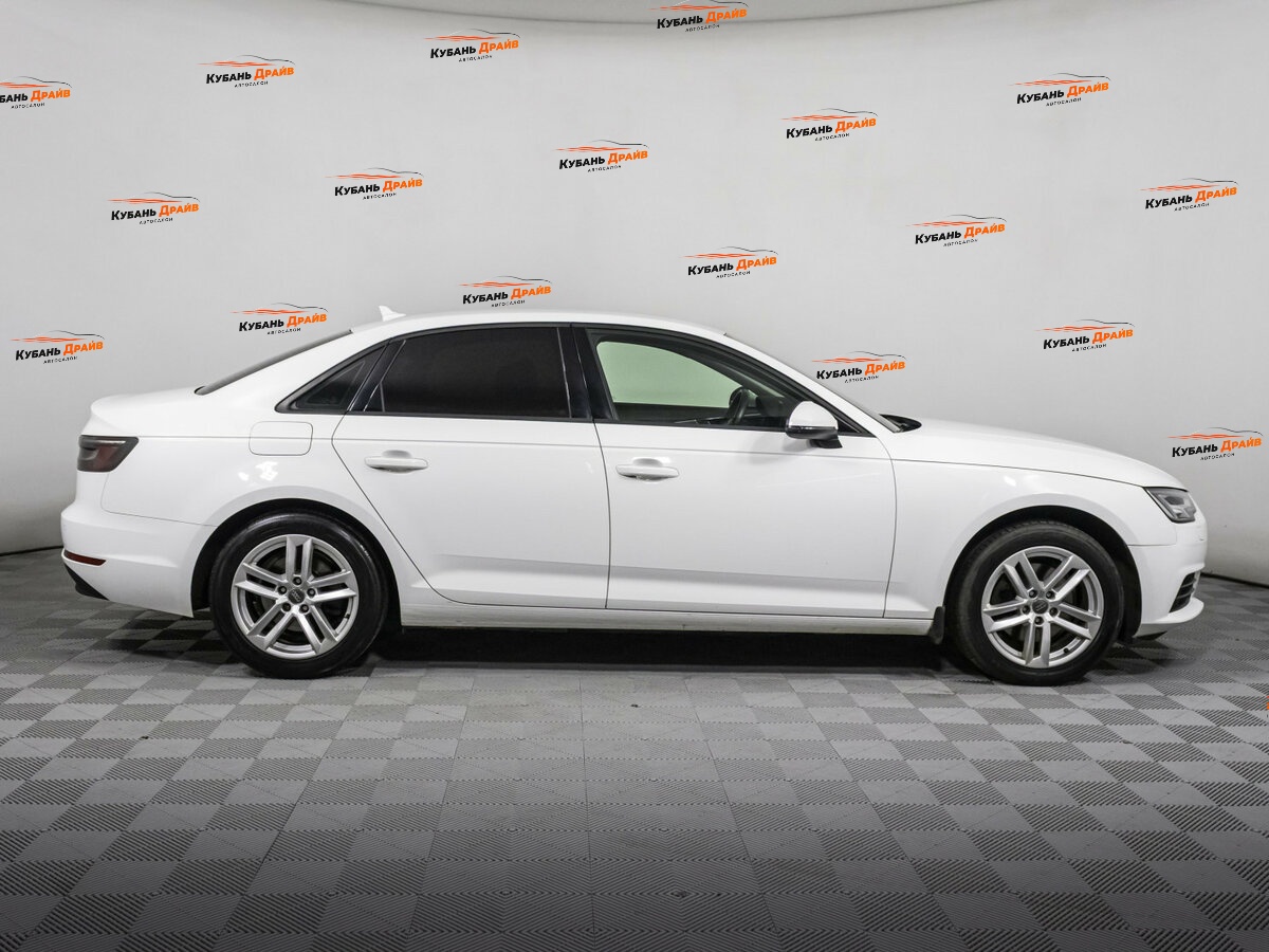 Audi A4 2018 года с пробегом. Фото: #3