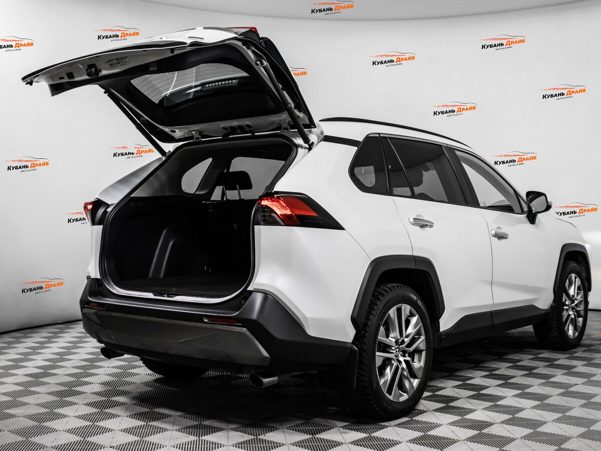 Toyota RAV4 2019 года с пробегом. Фото: #12