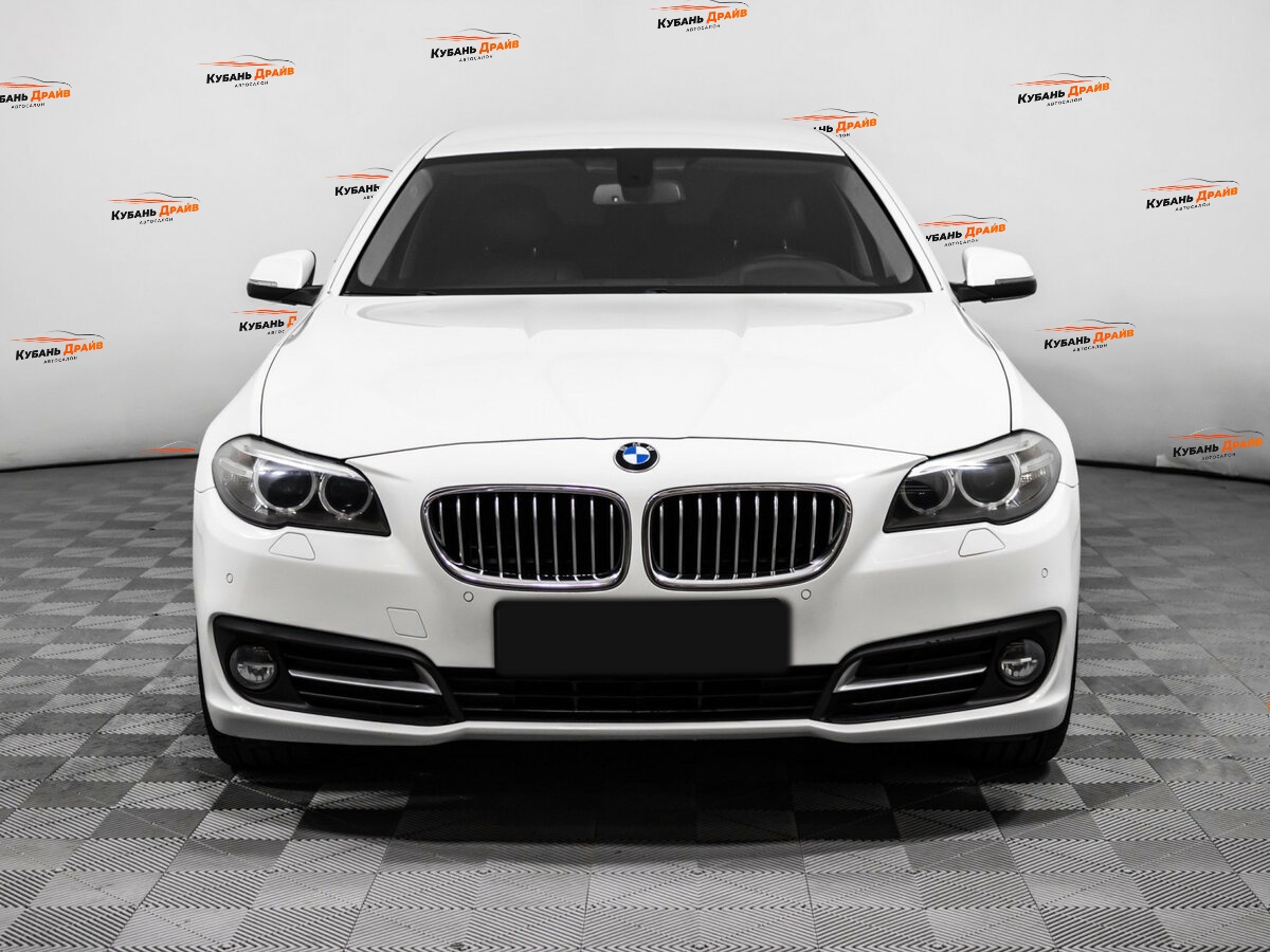 BMW 5 серии 2015 года с пробегом. Фото: #1