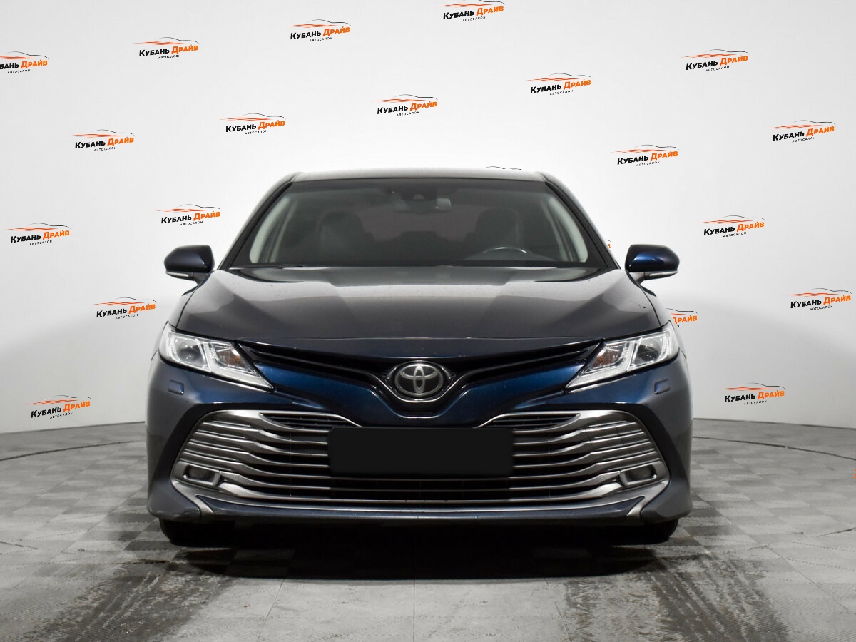 Toyota Camry 2018 года с пробегом. Фото: #1