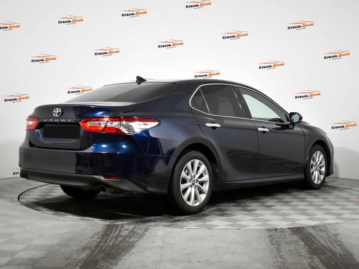 Toyota Camry 2018 года с пробегом. Фото: #3