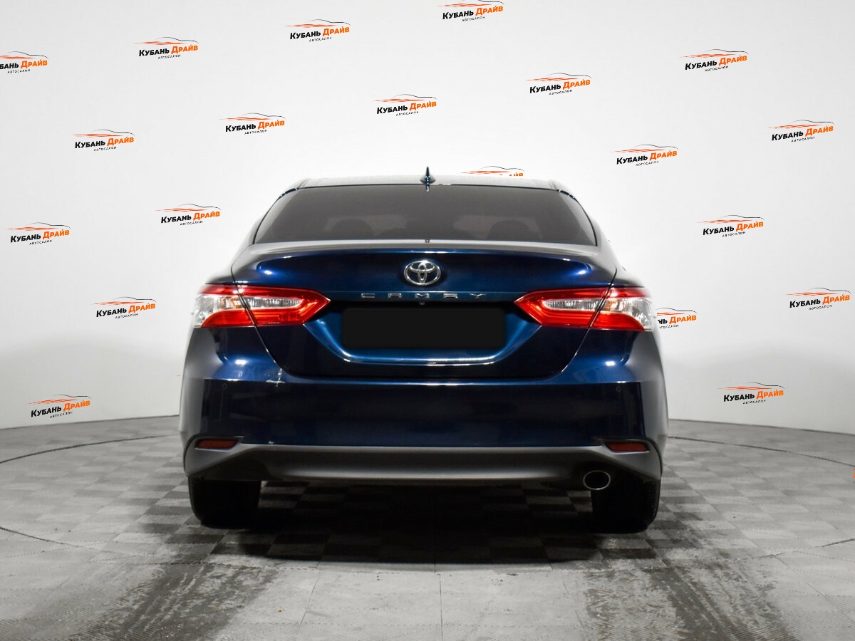 Toyota Camry 2018 года с пробегом. Фото: #4