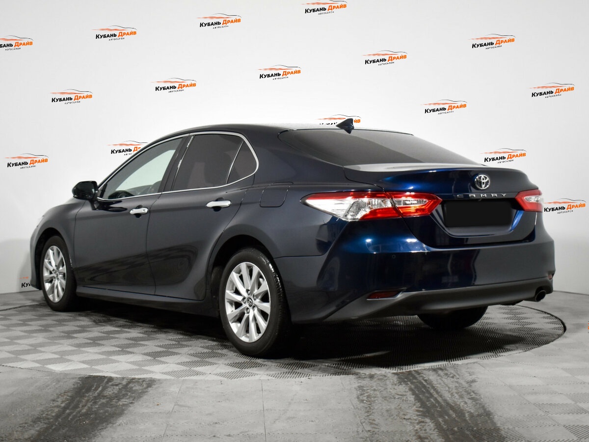 Toyota Camry 2018 года с пробегом. Фото: #5