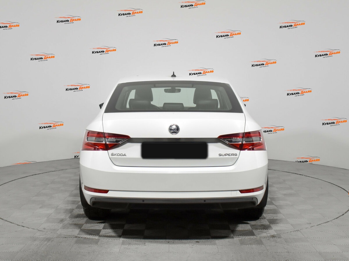 Skoda Superb 2018 года с пробегом. Фото: #4