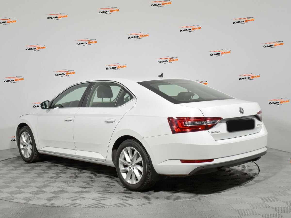 Skoda Superb 2018 года с пробегом. Фото: #5