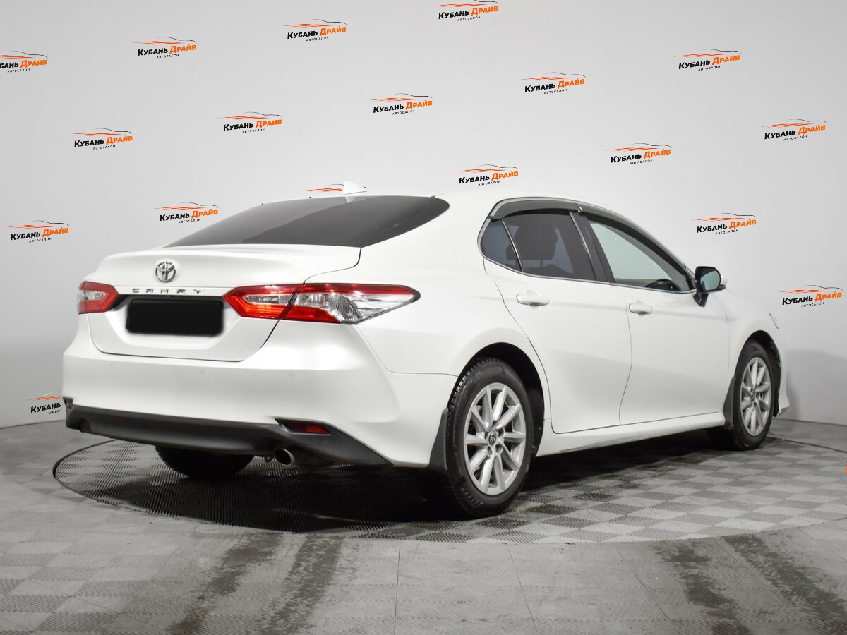 Toyota Camry 2022 года с пробегом. Фото: #3