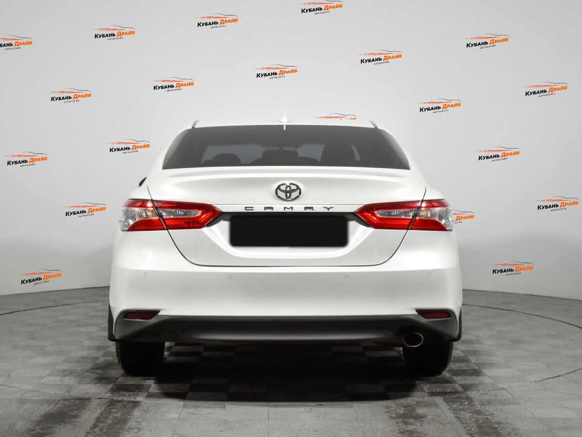 Toyota Camry 2022 года с пробегом. Фото: #4