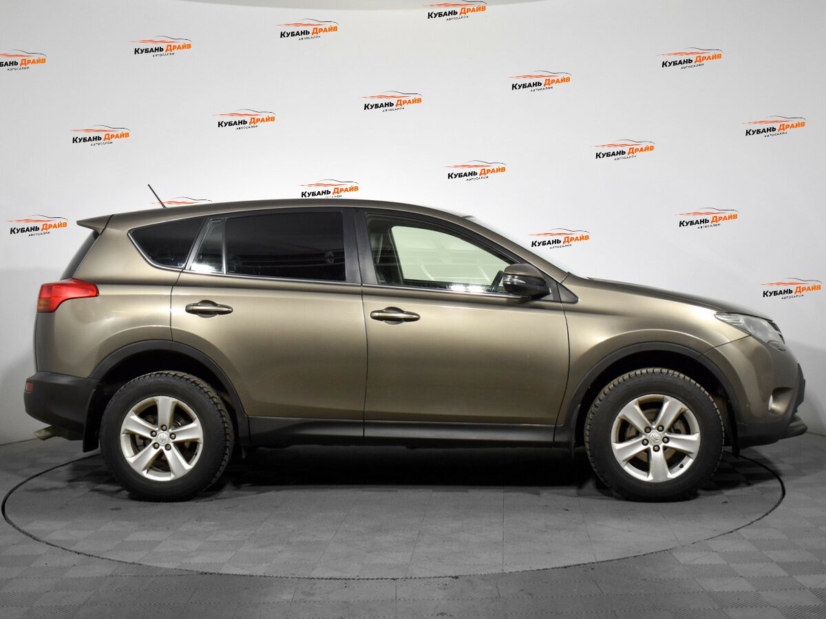 Toyota RAV4 2013 года с пробегом. Фото: #3