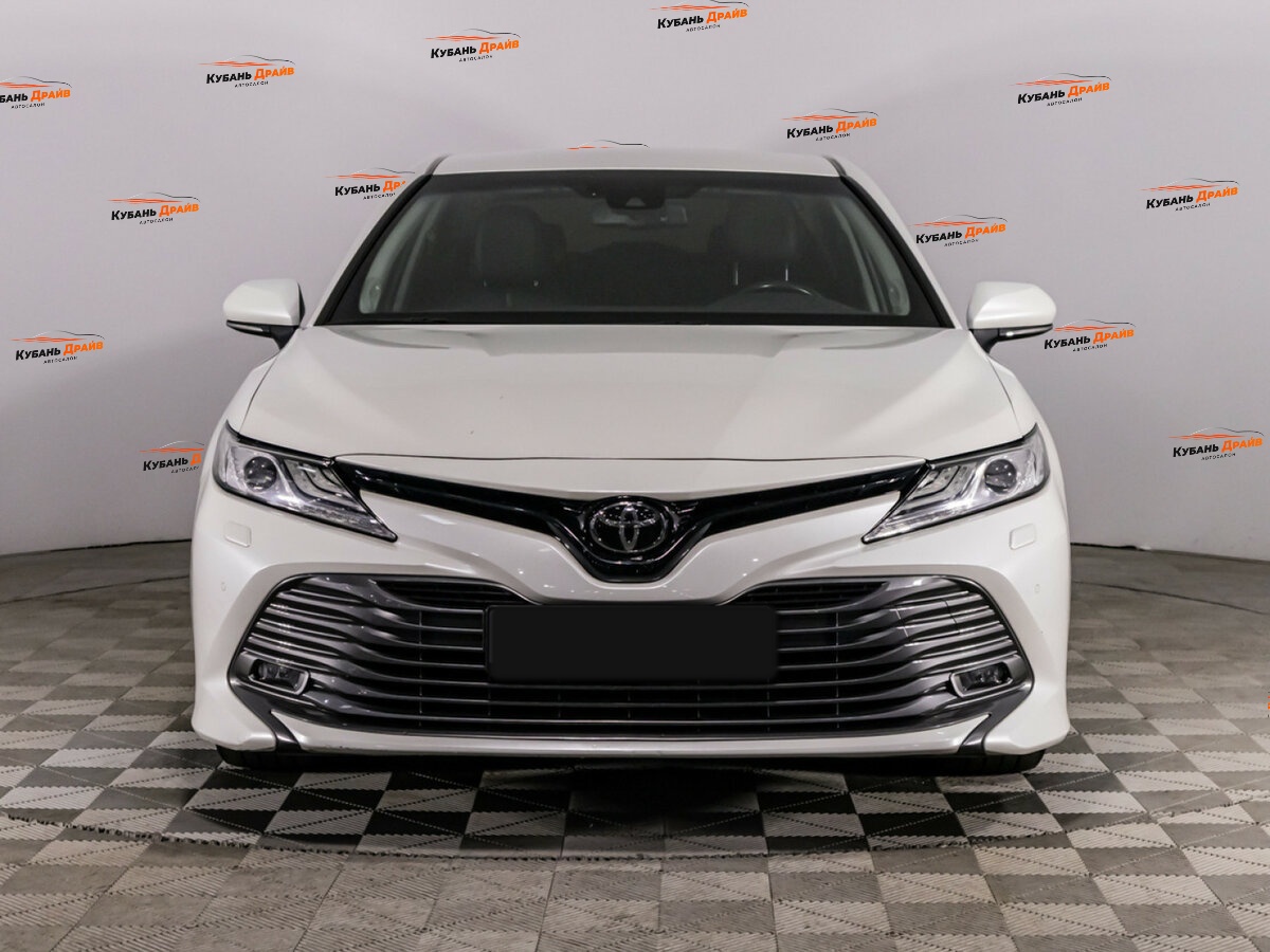 Toyota Camry 2019 года с пробегом. Фото: #1