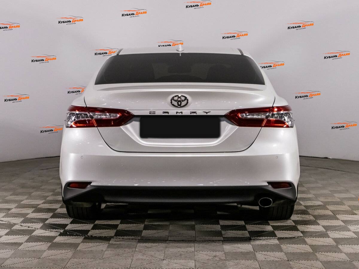 Toyota Camry 2019 года с пробегом. Фото: #5