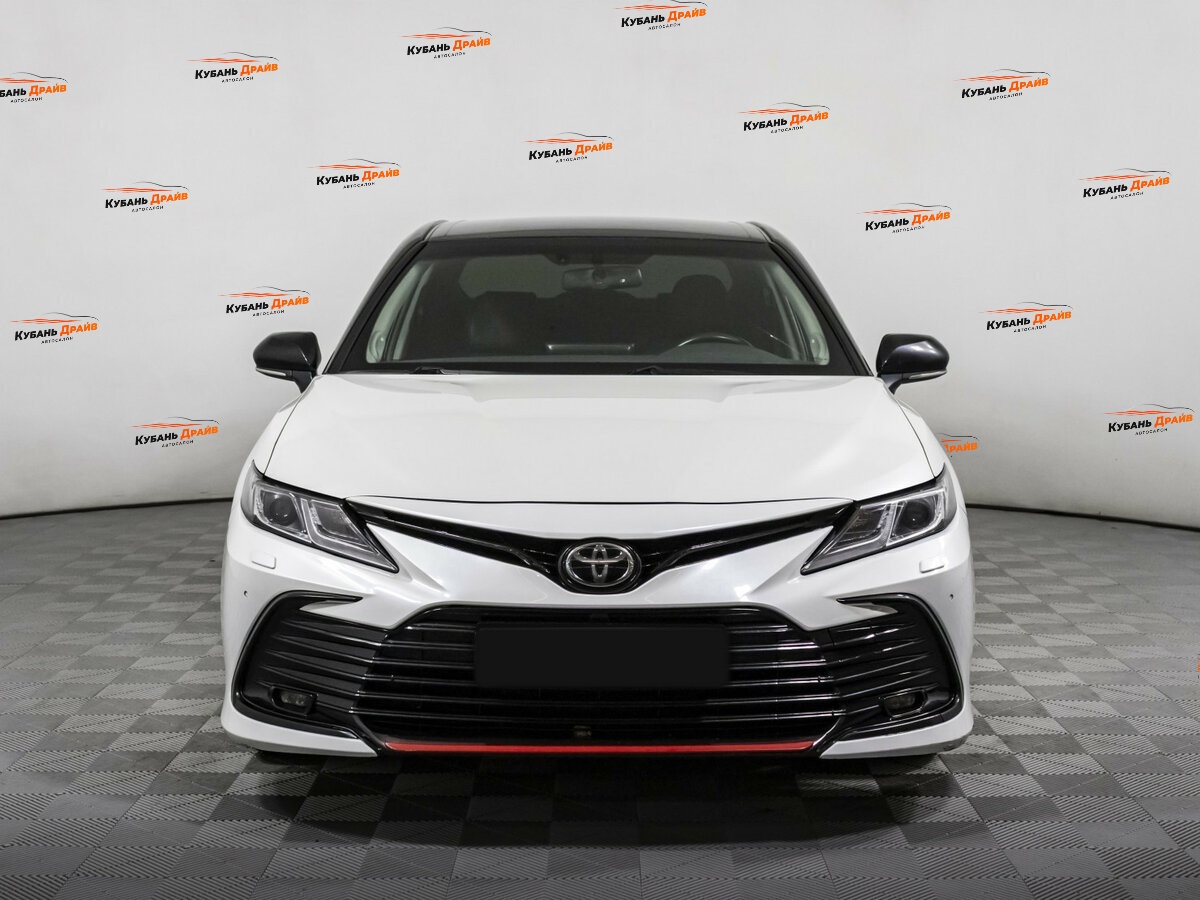 Toyota Camry 2021 года с пробегом. Фото: #1