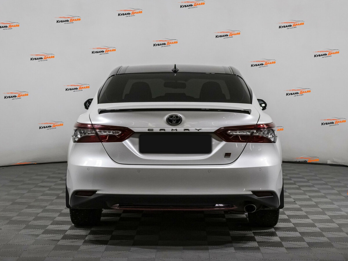 Toyota Camry 2021 года с пробегом. Фото: #4