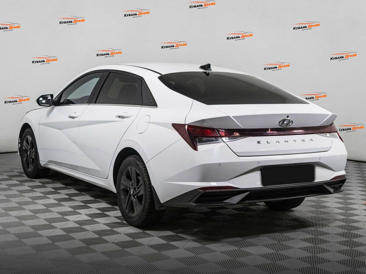 Hyundai Elantra 2021 года с пробегом. Фото: #6