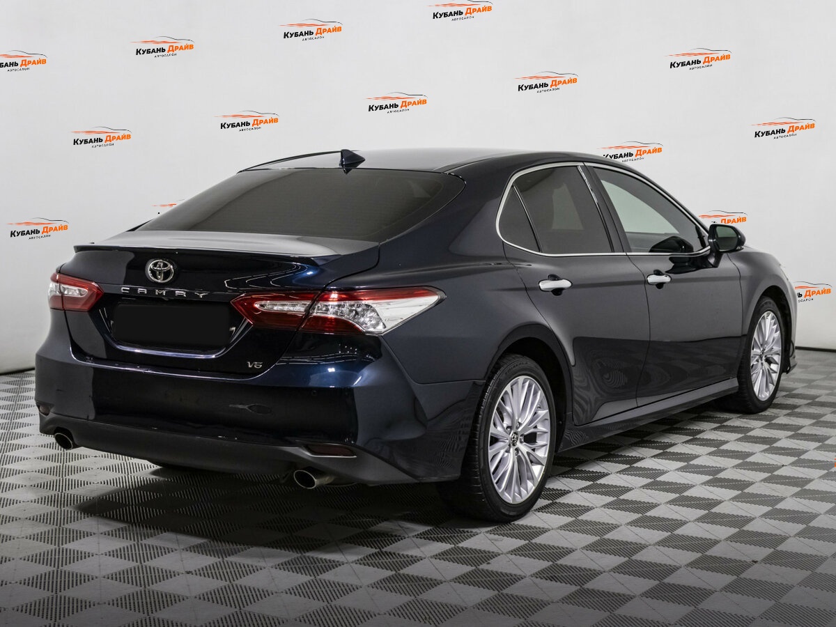 Toyota Camry 2018 года с пробегом. Фото: #3