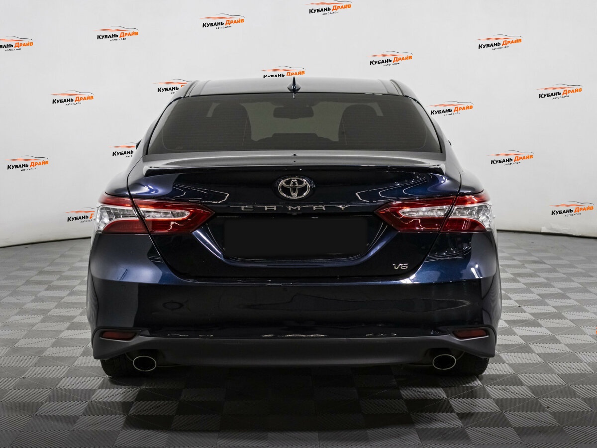 Toyota Camry 2018 года с пробегом. Фото: #4