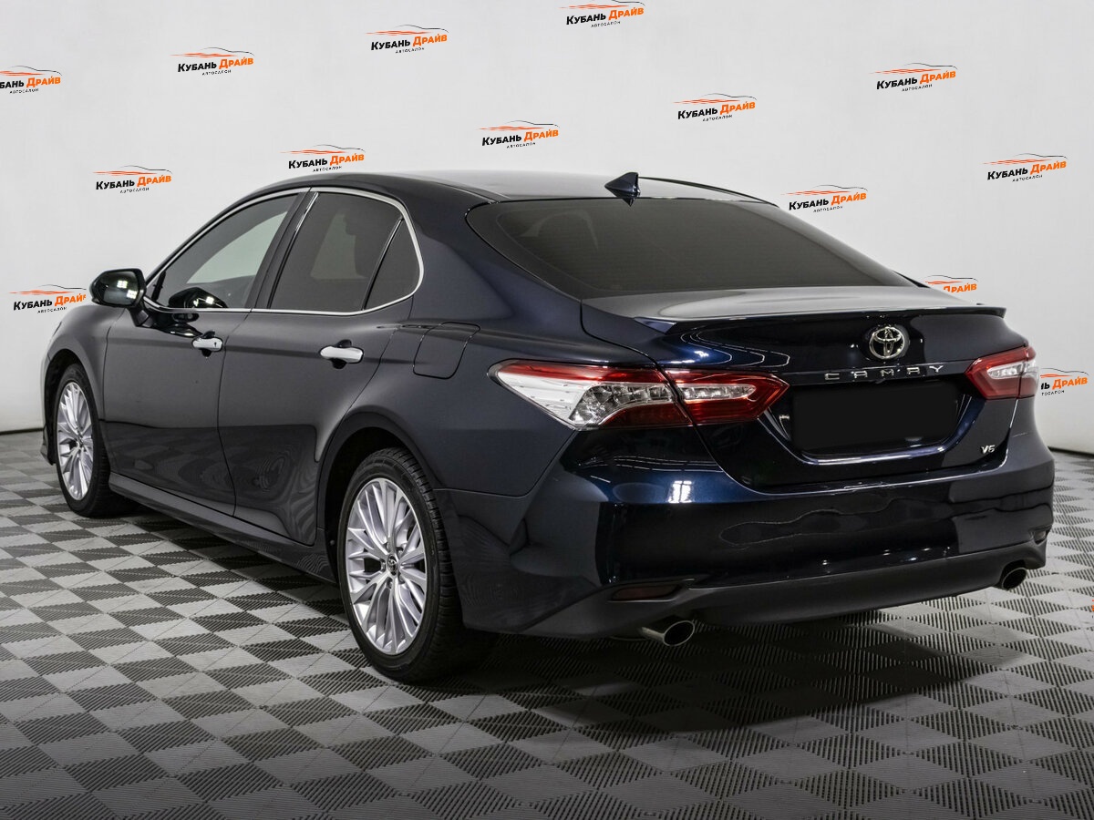 Toyota Camry 2018 года с пробегом. Фото: #5