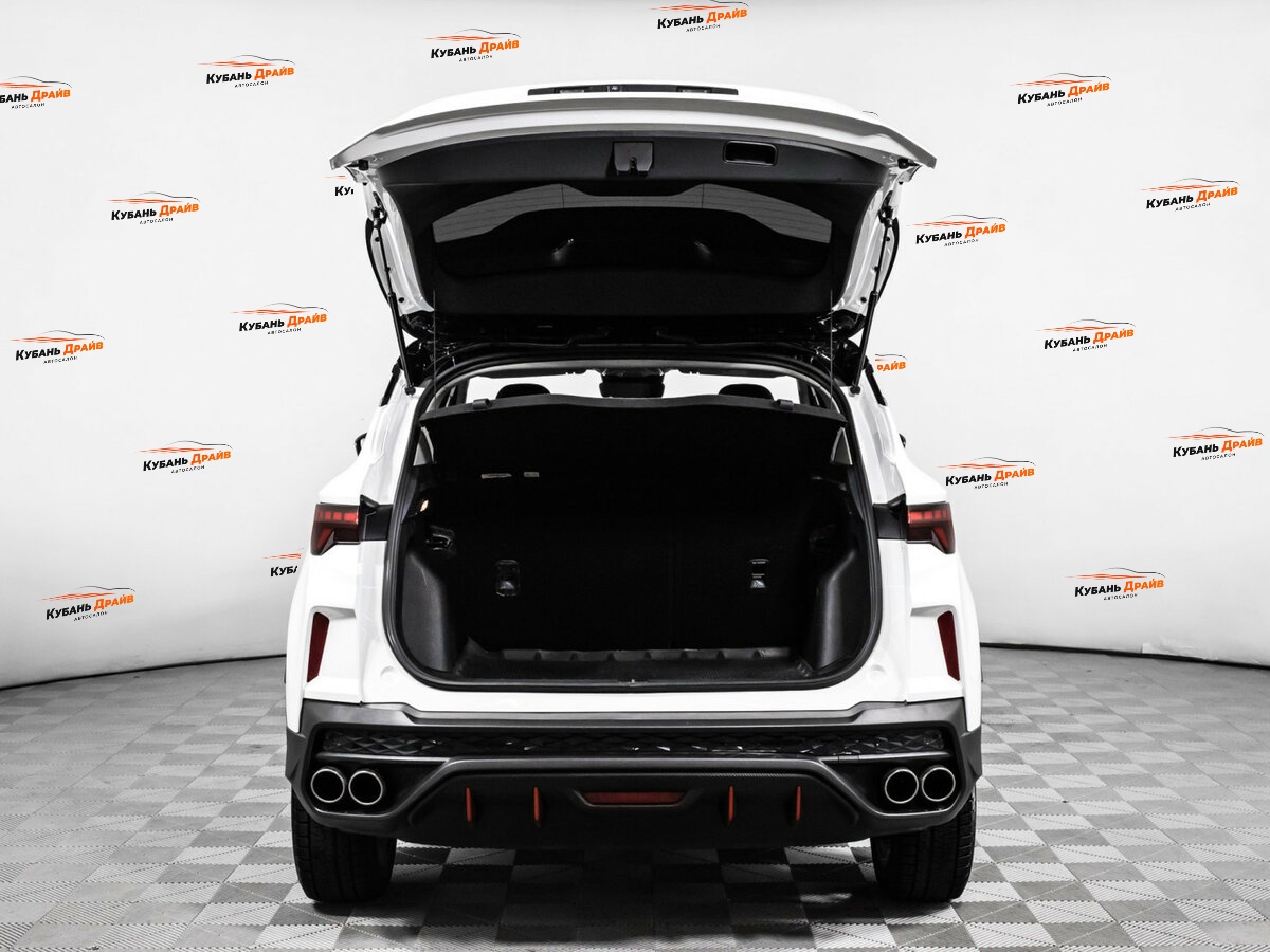 Geely Coolray 2023 года с пробегом. Фото: #11