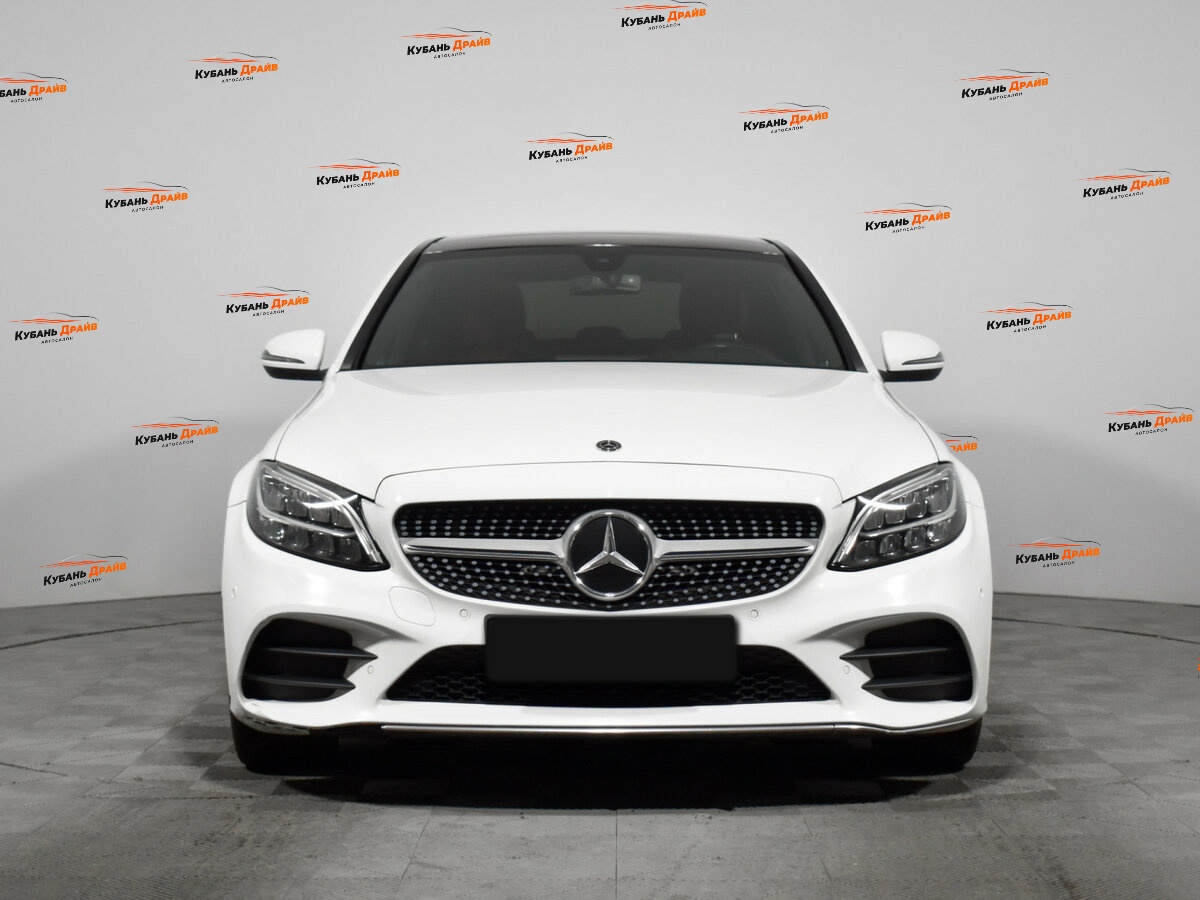 Mercedes-Benz C-Класс 2018 года с пробегом. Фото: #1