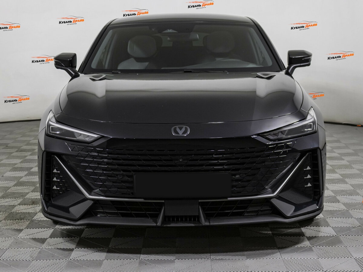 Changan UNI-V 2023 года с пробегом. Фото: #1