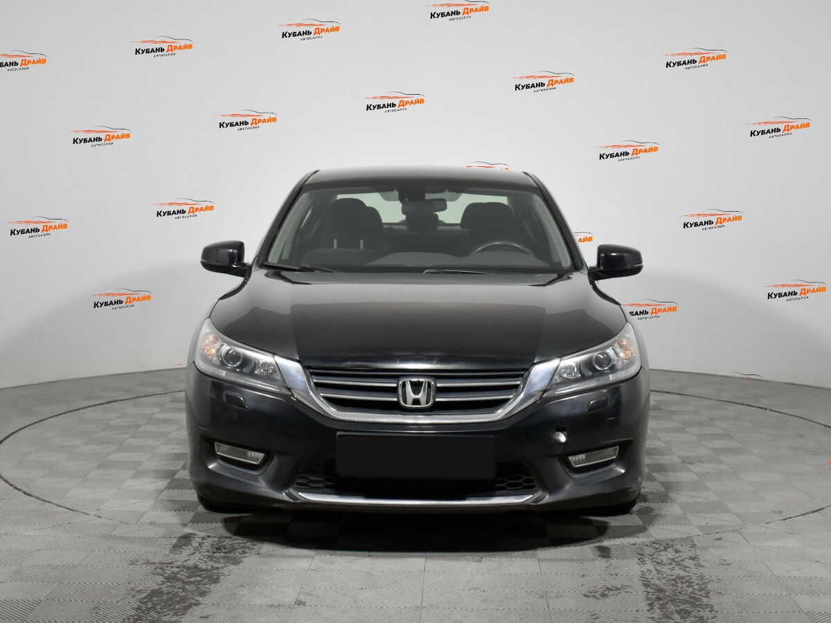 Honda Accord 2013 года с пробегом. Фото: #1