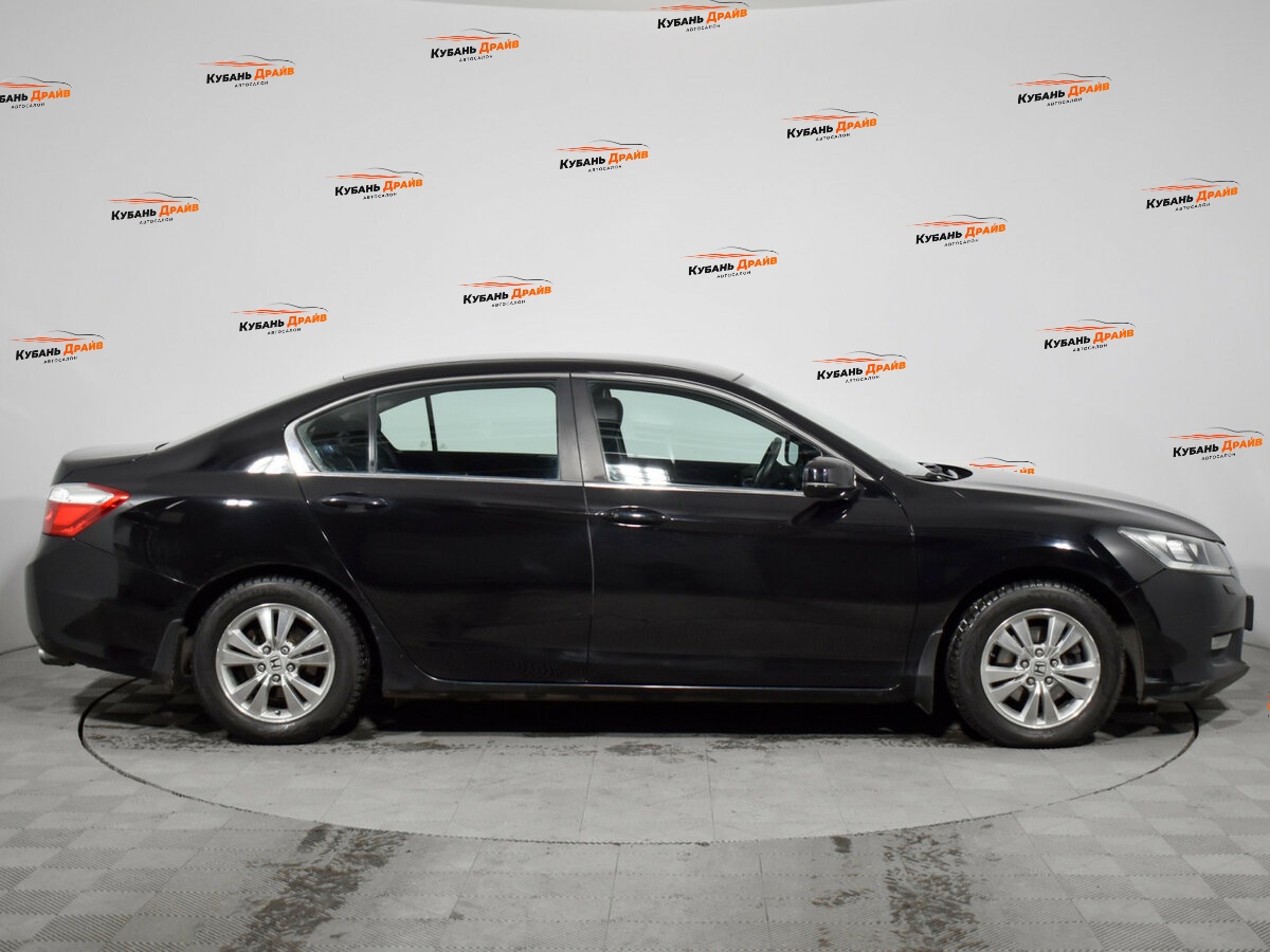 Honda Accord 2013 года с пробегом. Фото: #3
