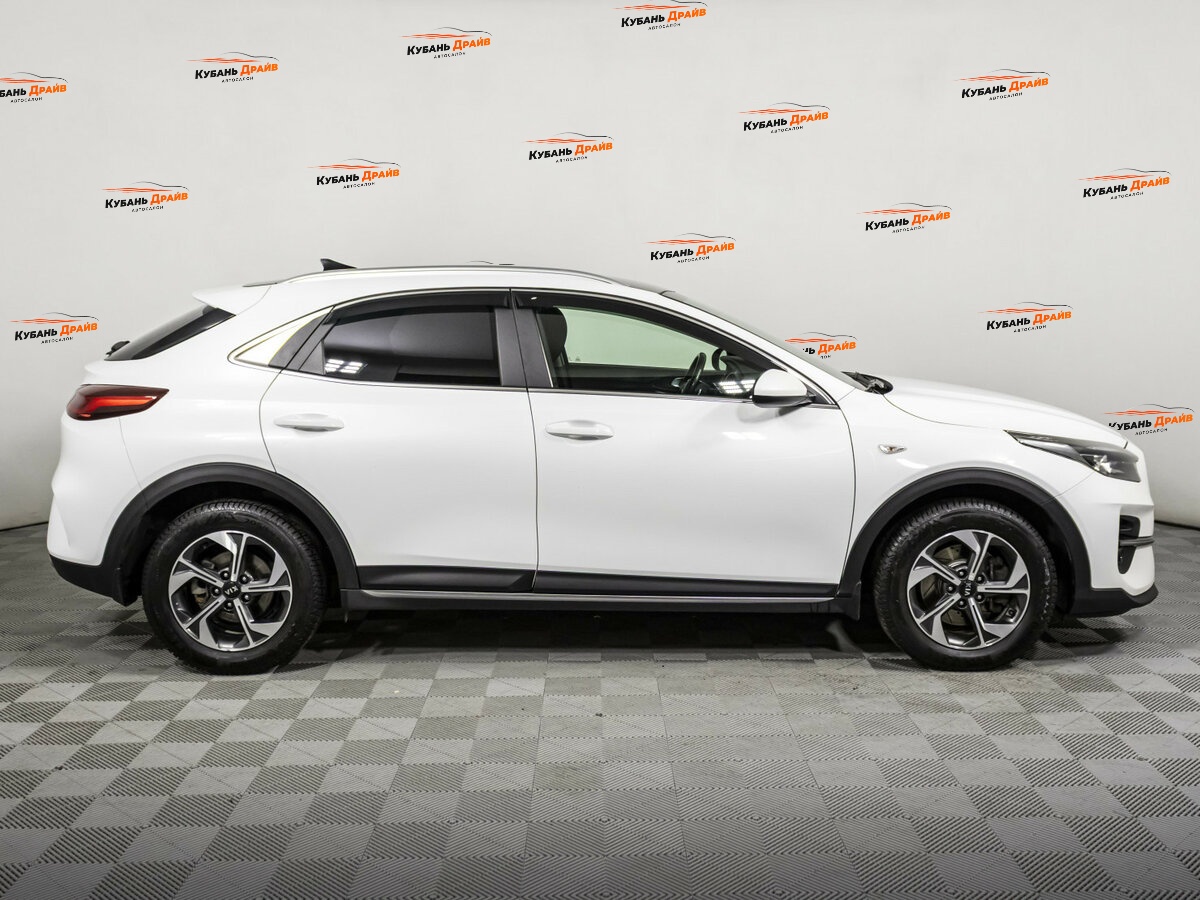 Kia XCeed 2021 года с пробегом. Фото: #3