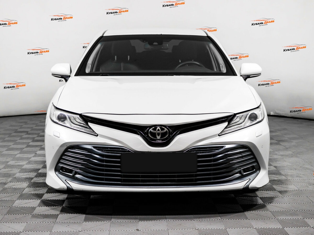 Toyota Camry 2019 года с пробегом. Фото: #1