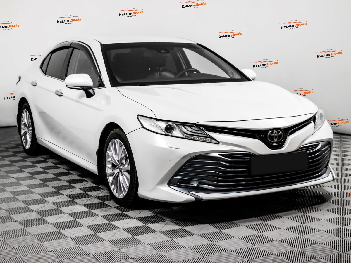 Toyota Camry 2019 года с пробегом. Фото: #2