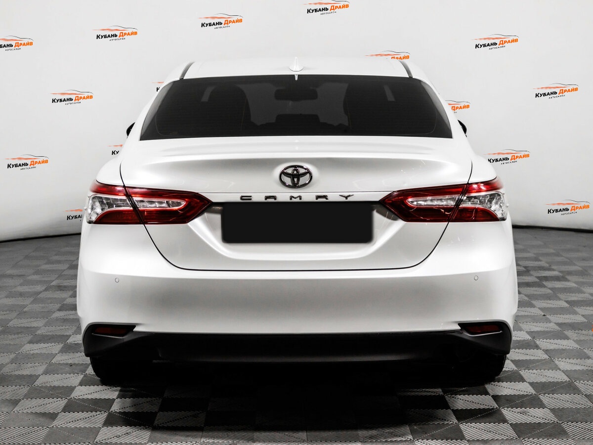 Toyota Camry 2019 года с пробегом. Фото: #5
