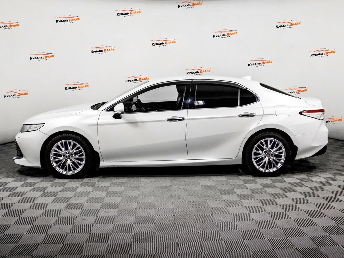 Toyota Camry 2019 года с пробегом. Фото: #7