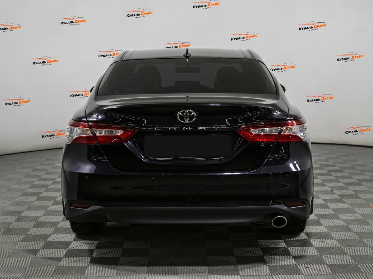 Toyota Camry 2021 года с пробегом. Фото: #4