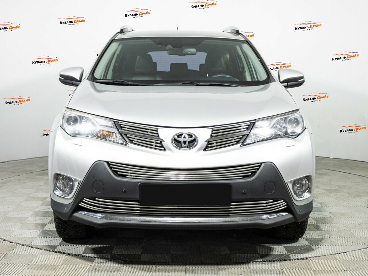 Toyota RAV4 2014 года с пробегом. Фото: #1