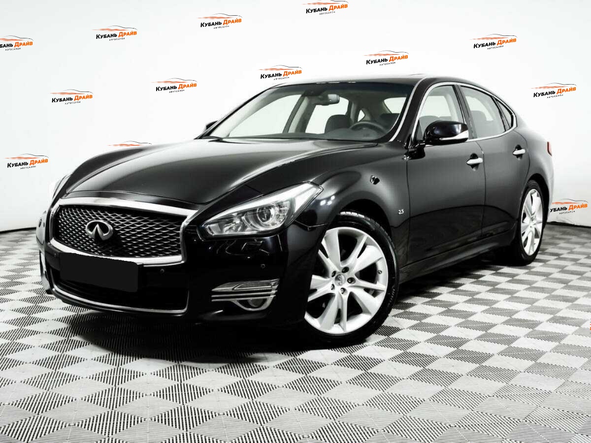 Infiniti Q70