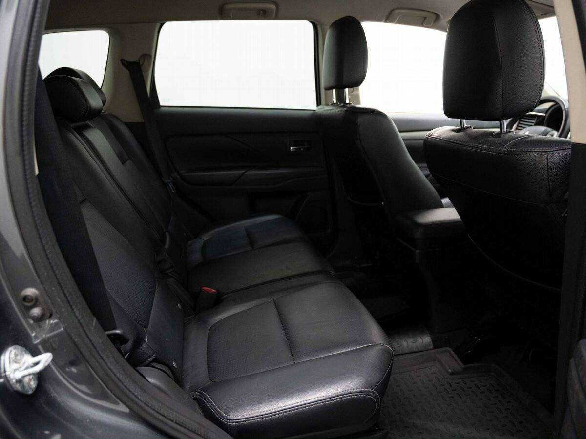 Mitsubishi Outlander 2013 года с пробегом. Фото: #9