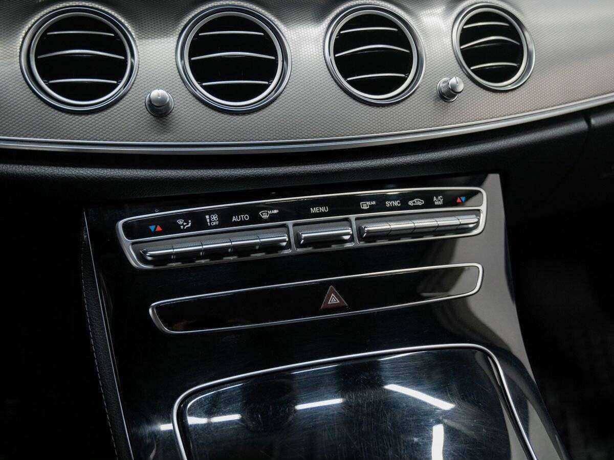 Mercedes-Benz E-Класс 2017 года с пробегом. Фото: #22
