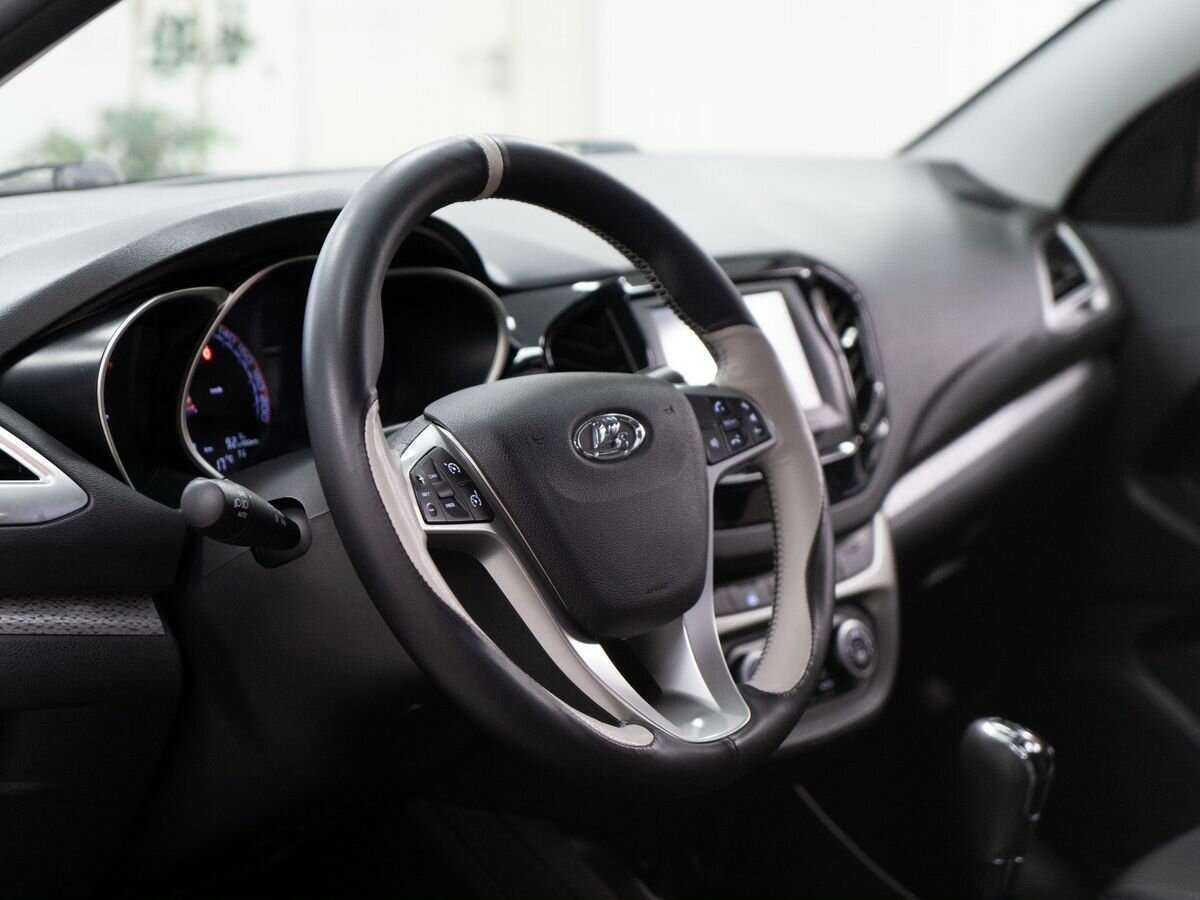 Lada (ВАЗ) Vesta 2018 года с пробегом. Фото: #4