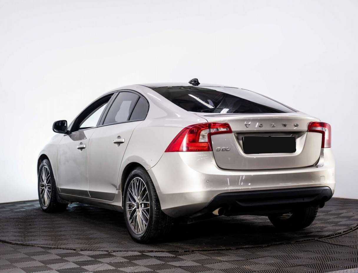 Volvo S60 2012 года с пробегом. Фото: #3