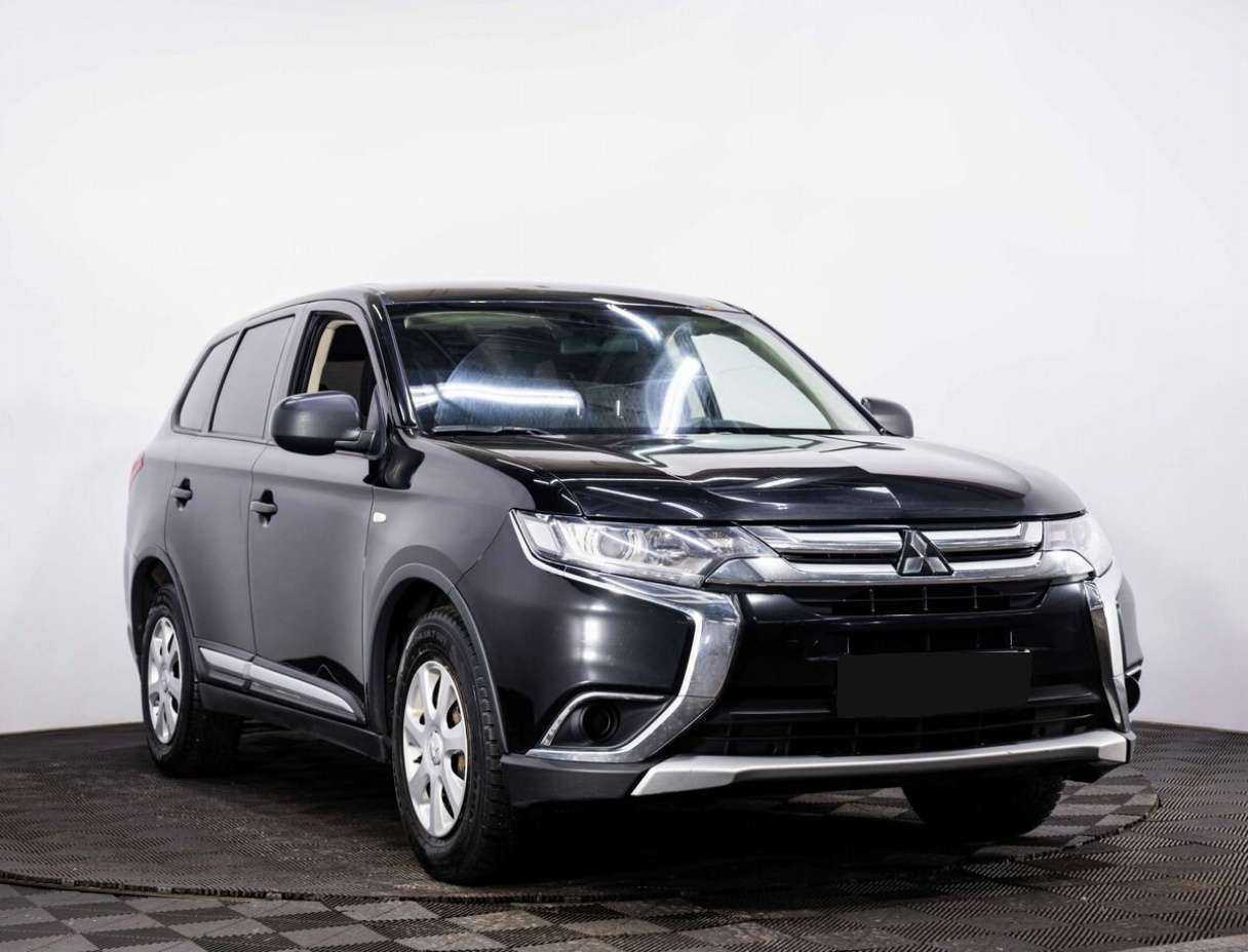 Mitsubishi Outlander 2018 года с пробегом. Фото: #2